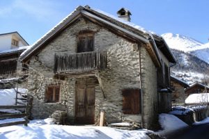 Acheter un bien à rénover en station de montagne : budget, rentabilité et potentiel patrimonial en Vanoise